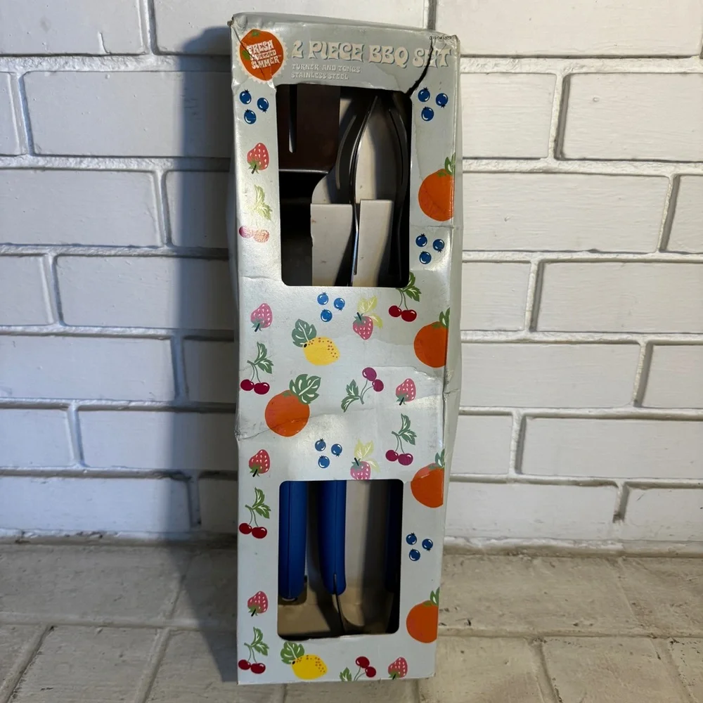 Two piece barbecue set in box